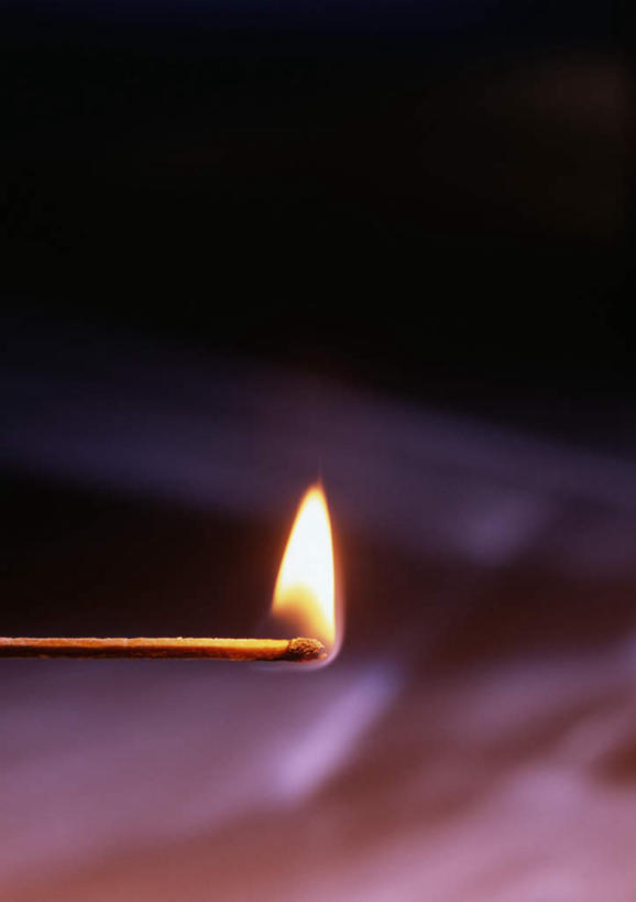 无人,竖图,室内,特写,白天,正面,静物,一根,朦胧,模糊,火柴,火焰,烛光,燃烧,点燃,彩图