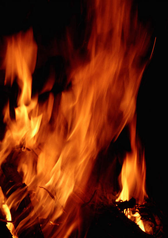 无人,竖图,室外,特写,夜晚,正面,火,火焰,燃烧,黄色,彩图