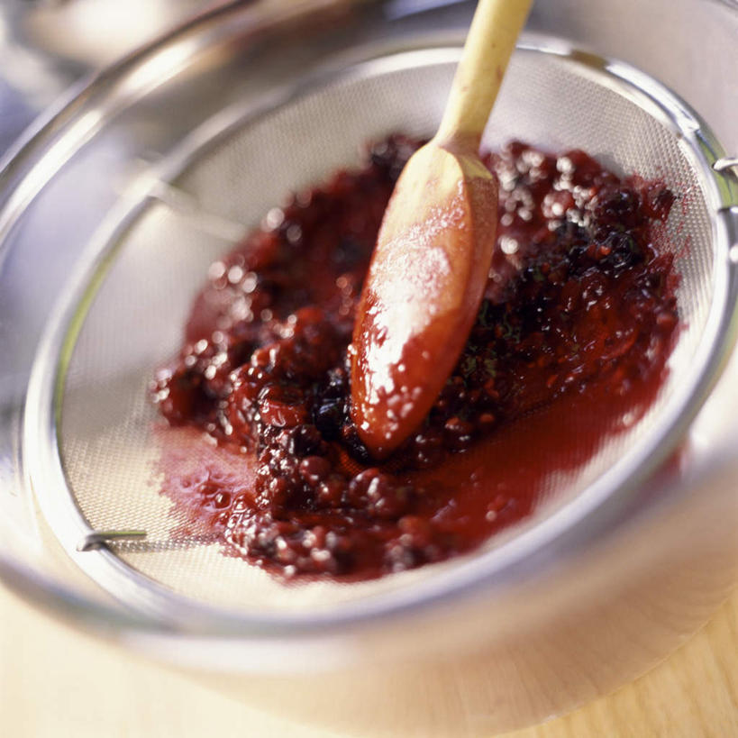 无人,方图,俯视,室内,特写,白天,烹饪,西餐,餐桌,桌子,黑加仑,黑莓,静物,勺子,料理,食品,菜肴,美食,玻璃制品,食物,调羹,汤匙,碗,果酱,西式,佳肴,餐台,露莓,黑穗醋栗,黑豆果,黑醋栗,醋栗,彩图,高角度拍摄