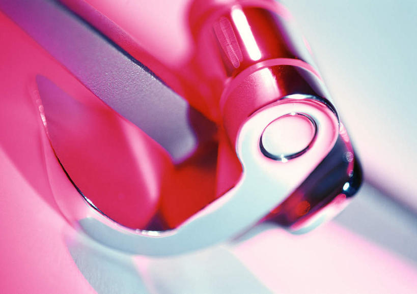 关节,无人,横图,俯视,室内,特写,白天,静物,金属制品,朦胧,模糊,金属,一个,医疗用品,单个,医疗器械,彩图,高角度拍摄