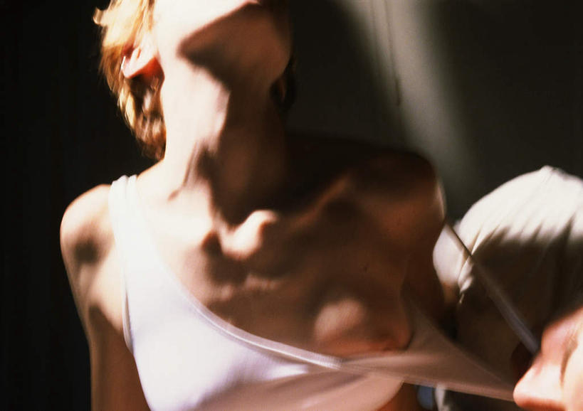 西方人,两个人,夫妻,站,横图,室内,白天,正面,爱情,性感,欧洲,欧洲人,阴影,光线,影子,浪漫,裸露,阳光,站着,和谐,恩爱,激情,诱惑,恋人,赤裸,性,婚姻,欲望,性交,性行为,做爱,性生活,性爱,性关系,两性,性知识,生殖,生理,同居,情感,男人,男性,年轻男性,年轻女性,女人,女性,白种人,情侣,站立,半身,彩图,伴侣