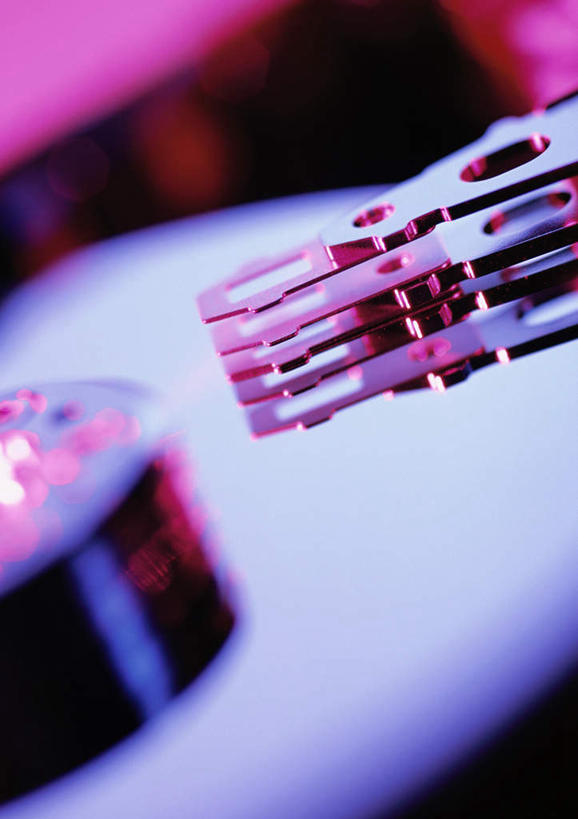 无人,竖图,俯视,室内,特写,白天,通讯,数据,桌面,一根,阴影,朦胧,模糊,传输,光线,影子,阳光,网线,水晶头,线缆,彩图,高角度拍摄