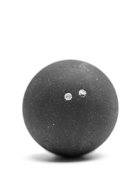 无人,竖图,黑白,室内,特写,白天,白色背景,正面,锻炼,运动,保龄球,静物,阴影,反射,光线,影子,洞,孔,运动器械,球,一个,球体,健身器械,摄影,影棚,单个,健身器材,体育,地滚球,影棚拍摄,健身,拍摄,运动器材