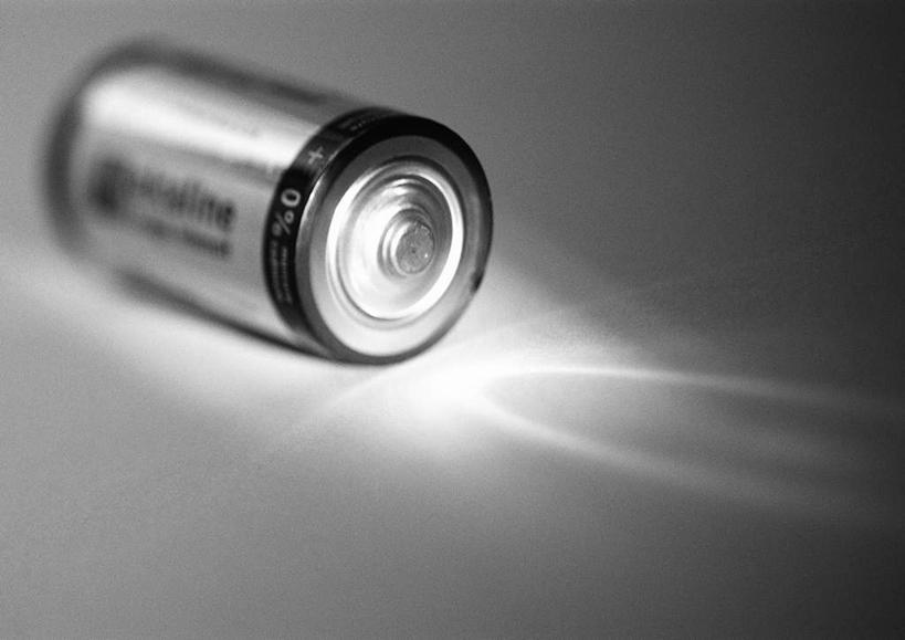 无人,横图,俯视,黑白,室内,特写,白天,桌面,桌子,静物,阴影,灰色背景,反射,光线,影子,一个,摄影,影棚,能源,单个,资源,一节,高角度拍摄,影棚拍摄,拍摄,电池