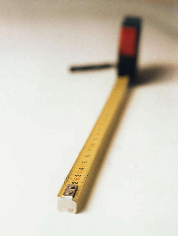 无人,竖图,俯视,室内,特写,白天,装修,桌面,建筑,静物,一把,阴影,朦胧,模糊,反射,测量,影子,刻度,文化,黄色,尺,卷尺,祈祷,许愿,宗教,信仰,钢尺,测量工具,祈求,吉祥,尺子,风水,角尺,阴阳,鲁班尺,量具,量仪,钢卷尺,文公尺,门公尺,门尺,丁兰尺,门光尺,吉凶,吉利,晦气,不祥,倒霉,霉运,恶兆,凶险,平安,彩图,高角度拍摄