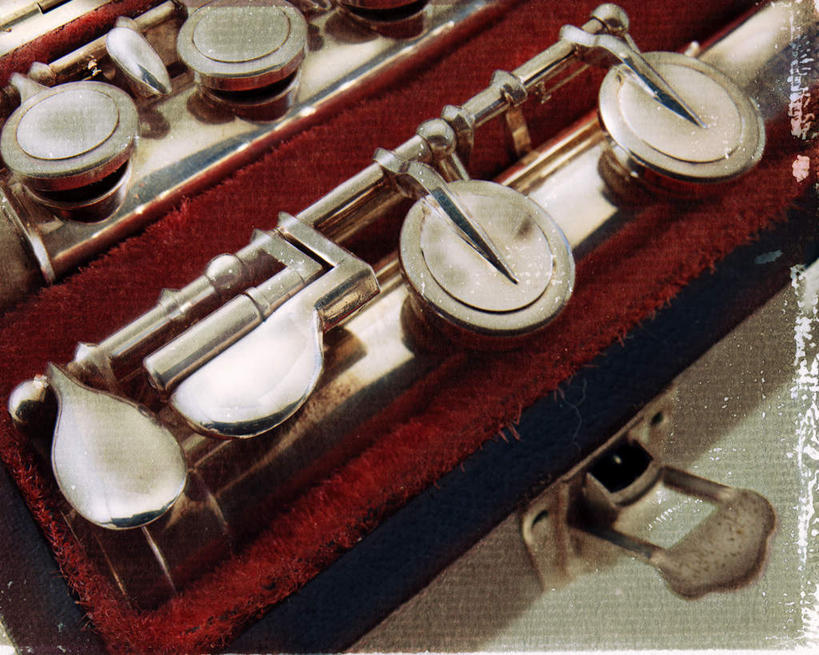 无人,横图,俯视,室内,特写,白天,桌面,桌子,静物,艺术,金属,管乐器,乐器,萨克斯,铜管乐器,音乐,一个,摄影,影棚,单个,萨克斯风,萨克斯管,彩图,高角度拍摄,影棚拍摄,拍摄