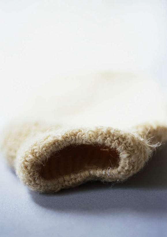 无人,竖图,俯视,室内,特写,白天,化妆,美容,静物,护肤,蓝色背景,朦胧,模糊,洗脸,一个,毛巾,清洁,保养,享受,休闲,放松,保健,摄影,影棚,单个,养颜,洗脸扑,彩图,高角度拍摄,影棚拍摄,拍摄