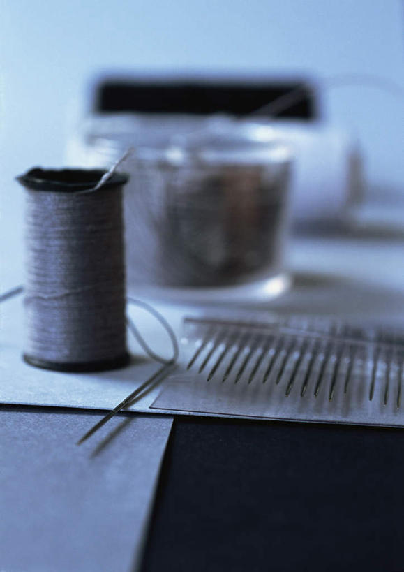 无人,竖图,照片,室内,特写,白天,正面,静物,金属制品,一排,许多,蓝色背景,朦胧,模糊,整齐,金属,摄像机,针,排列,一个,毛线,摄像,摄影,影棚,单个,摄影机,底片,队列,录像,胶片,线轴,相片,彩图,影棚拍摄,拍摄,照相,胶卷