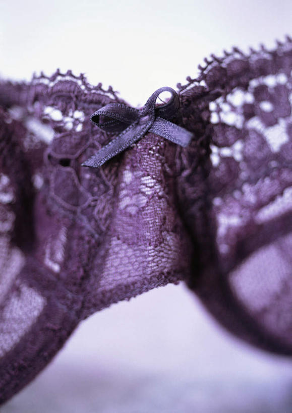 无人,竖图,室内,特写,白天,正面,静物,内衣,朦胧,模糊,蕾丝,一个,紫色,胸罩,文胸,摄影,影棚,单个,乳罩,胸衣,彩图,影棚拍摄,拍摄