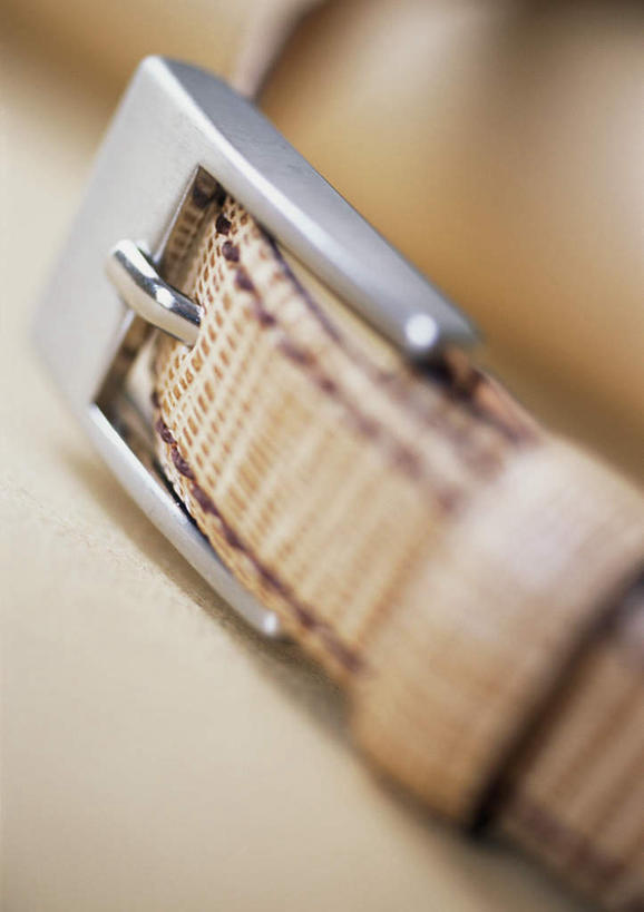 无人,竖图,俯视,室内,特写,白天,静物,朦胧,模糊,皮革,腰带,摄影,影棚,皮带,配饰,裤带,彩图,高角度拍摄,影棚拍摄,拍摄