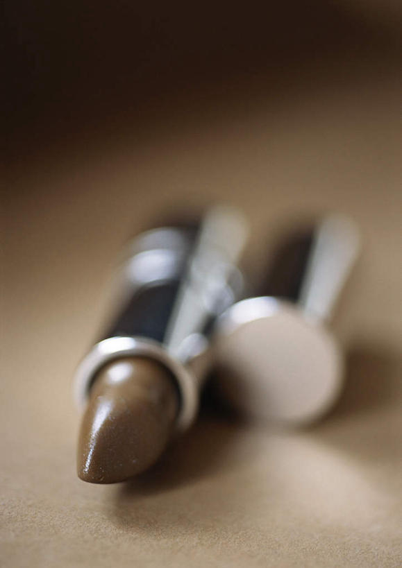 无人,竖图,俯视,室内,特写,白天,化妆,美容,静物,护肤,朦胧,模糊,一个,口红,保养,享受,休闲,放松,保健,摄影,影棚,单个,养颜,彩图,高角度拍摄,影棚拍摄,拍摄