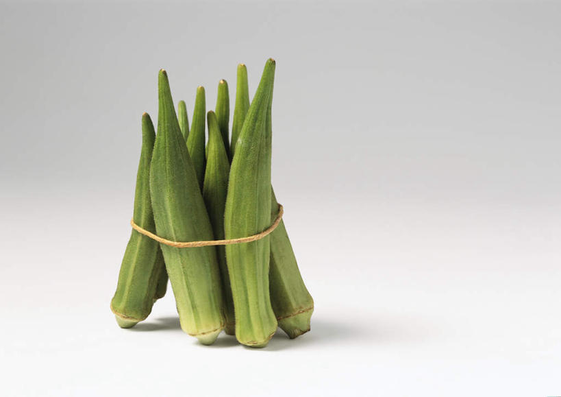 无人,横图,俯视,室内,特写,白天,白色背景,餐桌,桌子,蔬菜,阴影,新鲜,反射,影子,秋葵,食品,食物,绿色,摄影,有机食品,绿色食品,影棚,餐台,捆绑,毛茄,羊角豆,黄秋葵,咖啡黄葵,彩图,高角度拍摄,影棚拍摄,拍摄