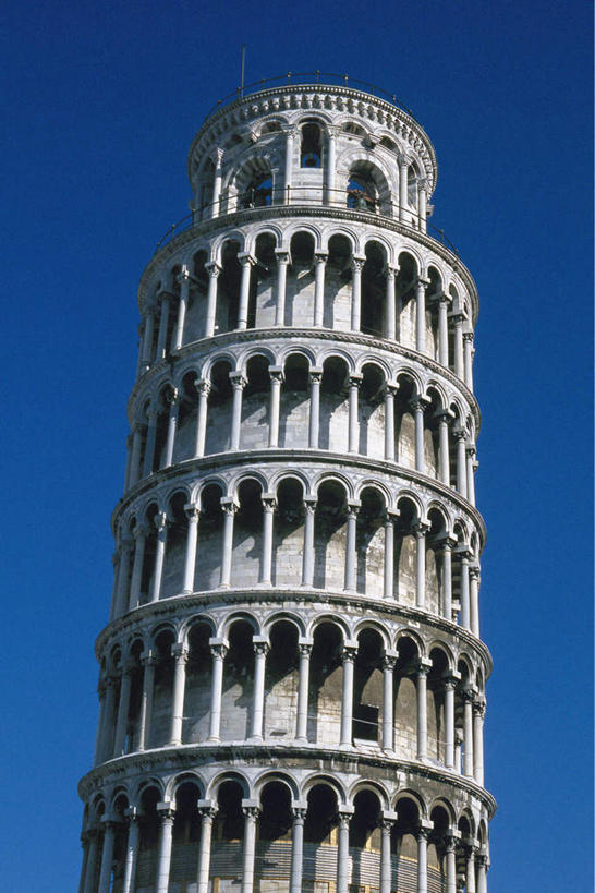无人,竖图,室外,特写,白天,仰视,旅游,度假,名胜古迹,标志建筑,地标,建筑,意大利,欧洲,遗迹,古迹,文物,娱乐,建设,古建筑,钟塔,蓝色,蓝天,天空,天,享受,休闲,旅游胜地,放松,晴朗,比萨斜塔,古文明,万里无云,意大利共和国,晴空,晴空万里,彩图,低角度拍摄