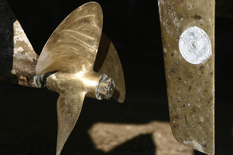 无人,横图,俯视,室外,特写,白天,船,静物,金属制品,金属,螺旋桨,交通工具,彩图,高角度拍摄