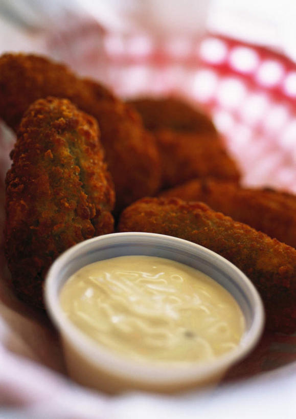 无人,竖图,俯视,室内,白天,西餐,餐桌,桌子,一堆,许多,堆叠,堆积,朦胧,模糊,调料,油炸食品,料理,食品,调味品,调味料,酱,美食,食物,奶油,西式,餐台,堆,炸鸡,彩图,高角度拍摄