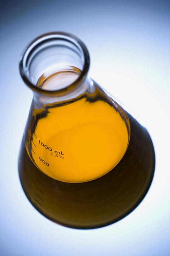 无人,竖图,俯视,室内,特写,白天,实验,仪器,水,研究,透明,分析,化学,测试,烧瓶,液体,锥形瓶,水滴,玻璃制品,一个,黄色,玻璃瓶,瓶子,器皿,摄影,影棚,单个,玻璃仪器,试验耗材,实验用品,三角烧瓶,依氏烧瓶,锥形烧瓶,彩图,高角度拍摄,影棚拍摄,拍摄