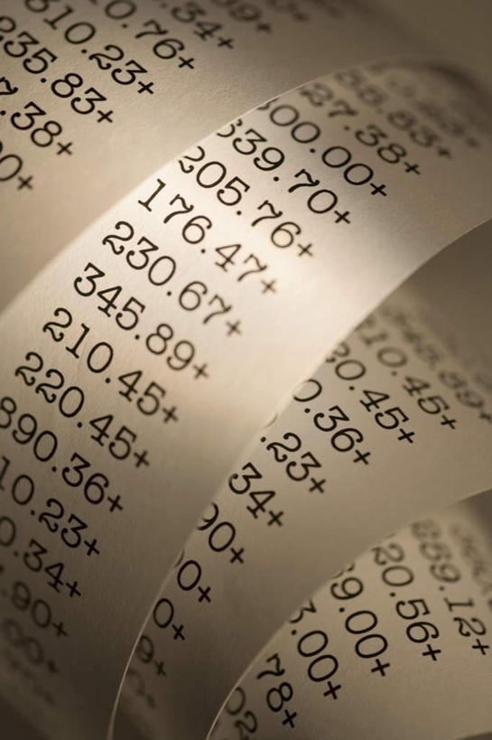 无人,竖图,俯视,室内,特写,白天,静物,阴影,朦胧,模糊,反射,标志,文字,影子,字符,字母,四张,标识,排列,收银条,发票,阿拉伯文,购物收据,购物小票,摆列,阿拉伯语,阿拉伯字母,彩图,高角度拍摄,布列,分列,收据