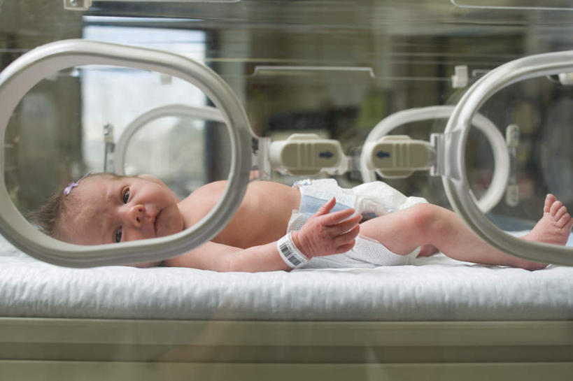 西方人,婴儿,儿童,一个人,医院,躺,闭眼,睡,横图,室内,白天,侧面,纯洁,机器,欧洲,欧洲人,仅一个人,阴影,朦胧,模糊,反射,医学,影子,扭头,设备,尿布,纸尿裤,尿不湿,小孩,转头,可爱,活泼,医疗,医疗设备,纸尿布,宝宝,医疗器械,医疗工具,纯真,烂漫,无邪,医疗机构,纸尿片,检测工具,保育箱,婴儿保育箱,卧着,伶俐,天真,白种人,孩子,闭眼睛,闭着眼,闭着眼睛,困,困觉,寝息,睡觉,躺着,卧,彩图,全身,病院,诊所,培养箱,婴儿培养箱