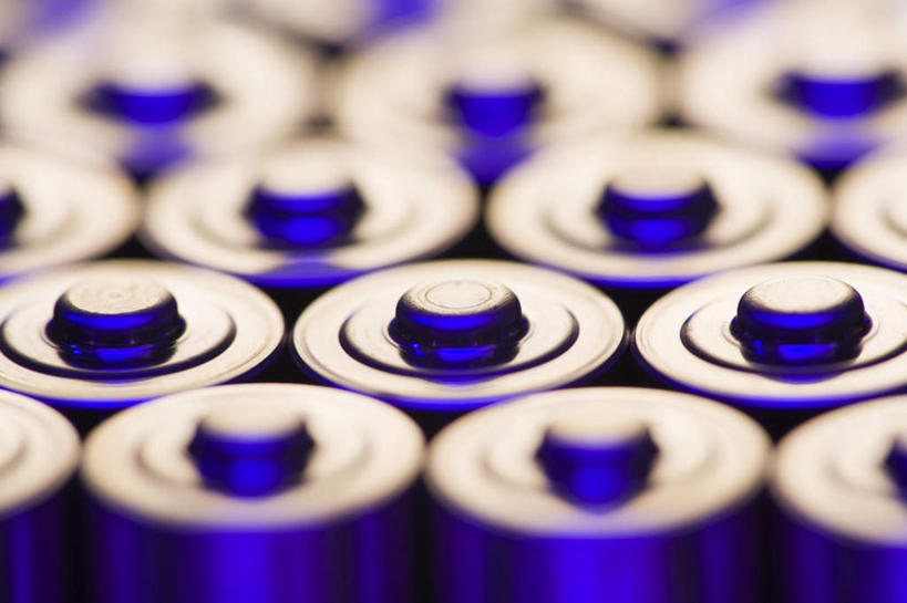 无人,横图,俯视,室内,特写,白天,静物,一排,许多,阴影,朦胧,模糊,整齐,电力,反射,影子,电能,排列,能源,存储,资源,储存,队列,蓄电池,干电池,蓄电,彩图,高角度拍摄,电池