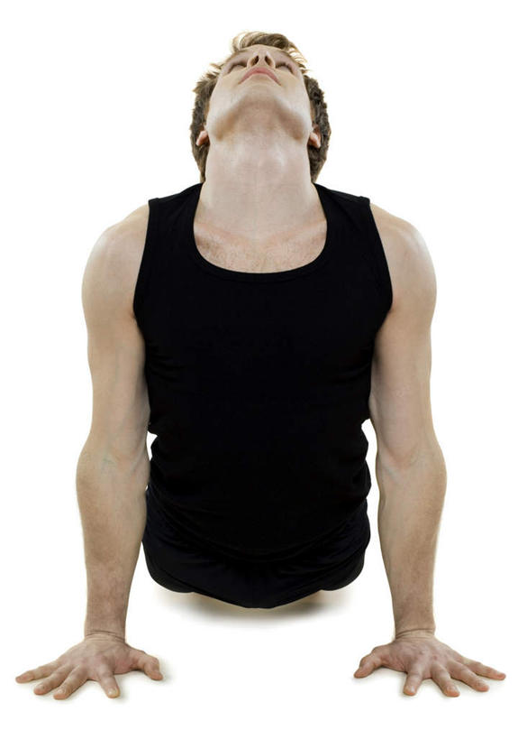 西方人,一个人,俯卧撑,竖图,室内,白天,白色背景,正面,锻炼,瑜伽,运动,欧洲,欧洲人,仅一个男性,仅一个人,撑,服装,背心,仅一个年轻男性,衣服,黑色,养生,摄影,服饰,影棚,撑着,衣着,穿着,衣饰,体育,男人,男性,年轻男性,白种人,伏地挺身,抬头,仰头,彩图,全身,影棚拍摄,健身,拍摄,掌上压