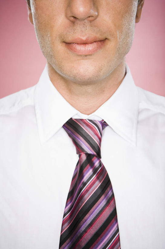 西方人,脸,头,脸颊,脖子,一个人,商务人士,商务男性,站,笑,微笑,竖图,室内,特写,白天,正面,衬衫,欧洲,欧洲人,仅一个男性,仅一个人,粉色背景,套装,领带,肩膀,仅一个年轻男性,站着,摄影,影棚,象征,庄重,商务装,身份,工薪阶层,正式,地位,男人,男性,年轻男性,白种人,头部,脖,颈,颈部,脸部,脸蛋,面部,白领,上班族,站立,半身,彩图,影棚拍摄,衬衣,拍摄