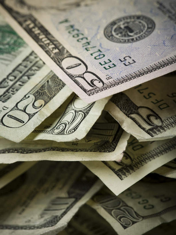 无人,竖图,俯视,室内,特写,白天,钱,美元,静物,一堆,许多,堆叠,堆积,标志,钱币,数字,文字,字符,很多,美金,标识,钞票,金融,纸币,摄影,阿拉伯数字,影棚,经济,堆,美圆,流通,纸钞,贸易,货币,现金,彩图,高角度拍摄,影棚拍摄,拍摄