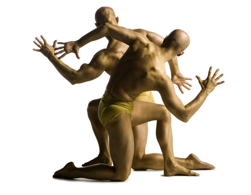 西方人,背部,腿部,脚,脚趾,脚趾甲,腿,两个人,演员,跪,伸展双臂,横图,室内,白天,白色背景,正面,欧洲,欧洲人,阴影,内裤,反射,影子,扭头,光脚,裸露,杂技,黄色,转头,赤脚,遮,遮掩,摄影,影棚,掩盖,张开五指,遮挡,裸,遮盖,掩饰,男人,男性,中年男性,白种人,脚指甲,敞开双臂,跪着,伸开双臂,展开双肩,张开手臂,张开双臂,彩图,全身,影棚拍摄,拍摄,杂伎,五指张开