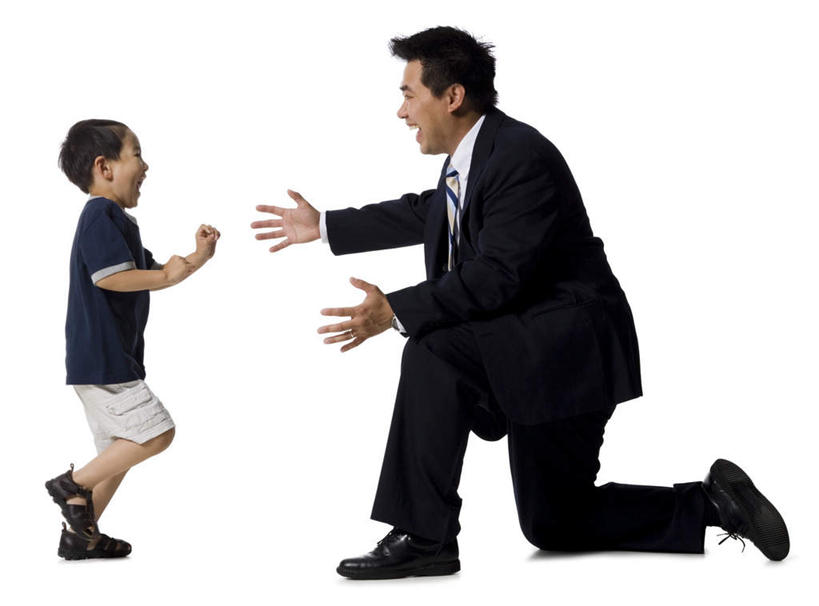 东方人,儿童,中年人,两个人,家庭,父亲,儿子,蹲,跑,笑,微笑,横图,室内,白天,白色背景,侧面,衬衫,西装,纯洁,亚洲,套装,服装,正装,注视,休闲装,职业装,黄种人,相视,小孩,衣服,观察,看,休闲,温暖,温馨,父子,一家人,面对面,休闲服,父爱,可爱,童年,童趣,迎接,摄影,服饰,影棚,观看,对视,和睦,察看,互视,关注,相对,童真,烂漫,无邪,相看,天真,男孩,男人,男性,中年男性,亚洲人,孩子,蹲着,跑步,彩图,全身,影棚拍摄,衬衣,拍摄,融洽,男生