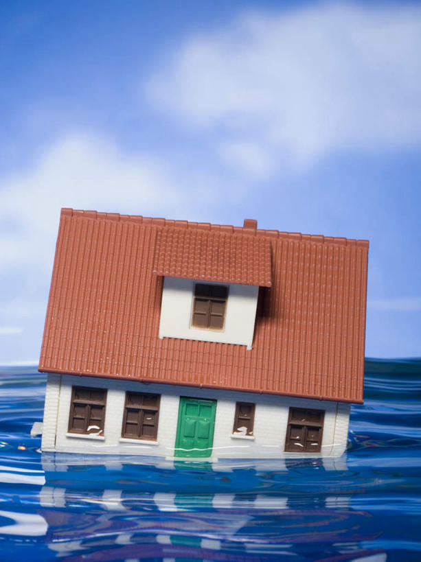 无人,家,竖图,室内,特写,白天,正面,游戏,水,壁纸,玩具,液体,房屋,屋子,水滴,云,云朵,浸没,淹没,玩,云彩,娱乐,楼房,住宅,蓝色,白云,蓝天,天空,天,休闲,益智,晴朗,活动,发泄,消遣,智力,灾难,埋没,宣泄,沉没,覆没,劫难,磨难,吞没,湮没,灾祸,墙纸,晴空,玩耍,嬉戏,彩图,房子,水患,水灾,灾害