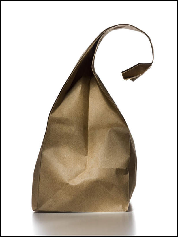 无人,竖图,室内,特写,白天,白色背景,正面,桌面,桌子,静物,袋子,阴影,反射,木制,影子,纸袋,一个,木制品,容器,摄影,影棚,单个,储藏,储存,彩图,影棚拍摄,拍摄,贮存