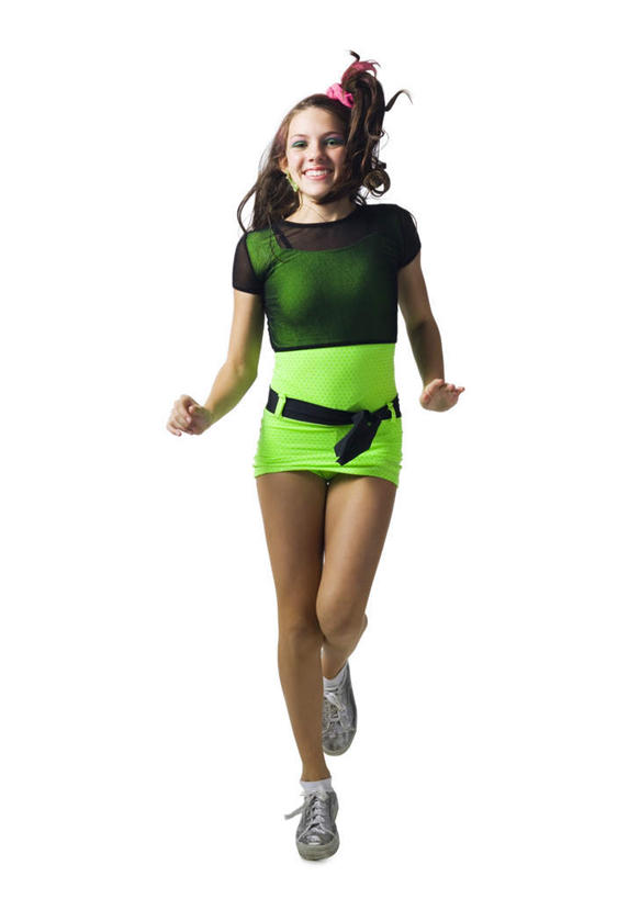 西方人,一个人,站,跳,笑,微笑,露齿笑,竖图,室内,白天,白色背景,正面,跳舞,欧洲,欧洲人,仅一个年轻女性,仅一个女性,仅一个人,服装,装饰,头饰,注视,衣服,绿色,发饰,饰品,观察,看,站着,摄影,服饰,影棚,观看,华丽,修饰,点缀,察看,衣着,穿着,关注,舞姿,表演服,头绳,演出服,配饰,霹雳舞,衬托,美观,雅致,雅观,衣饰,道具服,年轻女性,女人,女性,白种人,跳跃,站立,彩图,全身,影棚拍摄,拍摄,舞蹈,发绳