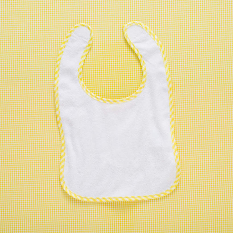 无人,方图,俯视,室内,特写,白天,静物,黄色背景,围兜,白色,餐巾,一件,摄影,影棚,口水巾,食饭兜,婴儿围脖,婴儿围兜,彩图,高角度拍摄,影棚拍摄,拍摄