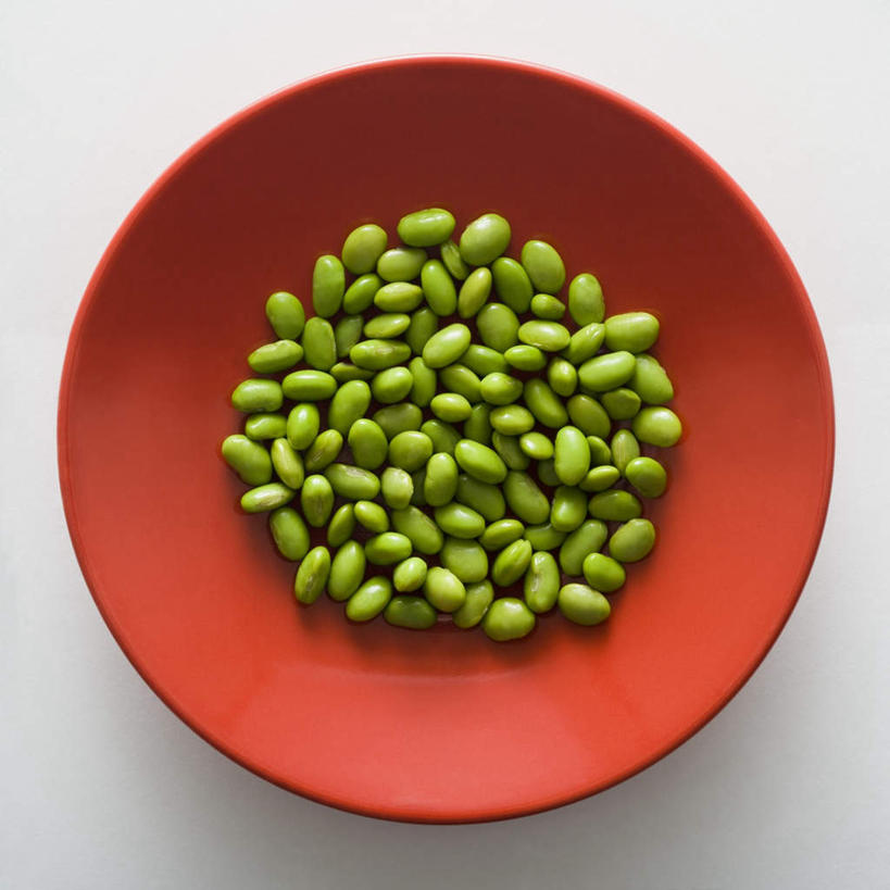 无人,方图,俯视,室内,特写,白天,白色背景,植物,餐桌,桌子,豆,蔬菜,一堆,许多,阴影,堆叠,堆积,新鲜,反射,影子,豆类,豆子,食品,很多,食物,一个,红色,盘子,摄影,有机食品,绿色食品,影棚,单个,餐台,堆,豆科,哈巴豆,利马豆,马达加斯加豆,缅甸豆,洋扁豆,仰光豆,彩图,高角度拍摄,影棚拍摄,拍摄