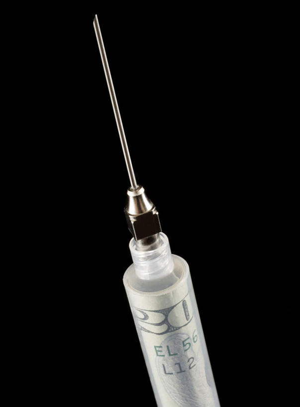 无人,竖图,俯视,室内,特写,白天,静物,黑色背景,一个,针管,针筒,注射,摄影,影棚,单个,医疗,医疗设备,锋利,注射器,尖锐,尖利,犀利,彩图,高角度拍摄,影棚拍摄,拍摄