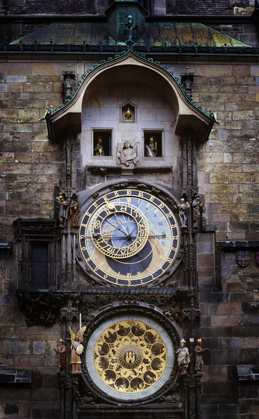 无人,高楼大厦,竖图,室外,白天,正面,旅游,度假,美景,城市风光,标志建筑,城市,大厦,地标,建筑,摩天大楼,欧洲,捷克,时间,时钟,墙,景观,首都,计时,娱乐,建设,墙壁,墙面,钟表,享受,休闲,表,景色,放松,中欧,捷克共和国,旧城广场,布拉格广场,布拉格,瓦茨拉夫广场,布拉格旧城广场,布拉格老城广场,布拉格天文钟,布拉格占星时钟,天文钟,钟,彩图,大楼,高层建筑,高楼,摩天楼