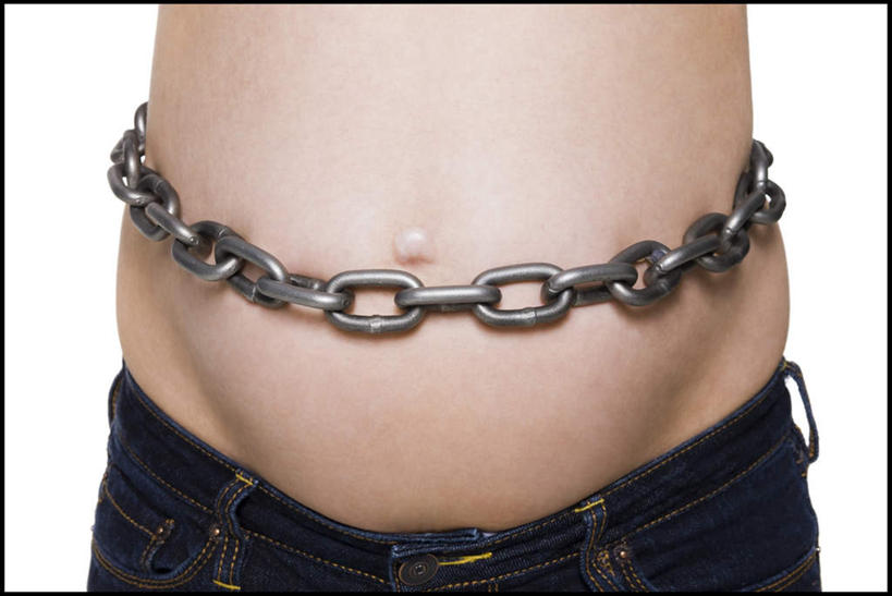 西方人,孕妇,腹部,一个人,横图,室内,特写,白天,白色背景,正面,欧洲,欧洲人,仅一个年轻女性,仅一个女性,仅一个人,裤子,牛仔裤,怀孕,摄影,影棚,锁链,待产,妊娠,准妈妈,年轻女性,女人,女性,白种人,腹,肚子,产妇,半身,彩图,影棚拍摄,拍摄