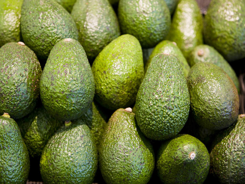 无人,横图,俯视,室内,特写,白天,水果,一堆,许多,堆叠,堆积,新鲜,生食,食品,果实,很多,食物,绿色,酪梨,鳄梨,有机食品,绿色食品,堆,油梨,樟梨,牛油果,彩图,高角度拍摄