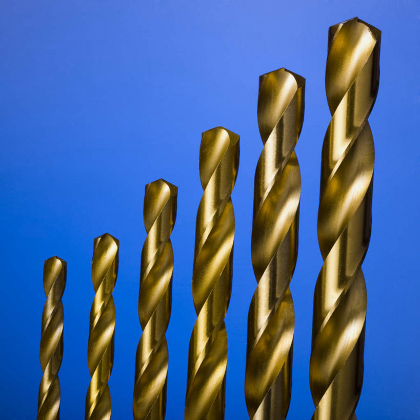 无人,横图,室内,特写,白天,正面,静物,金属制品,一排,许多,蓝色背景,整齐,金属,工具,排列,金色,摄影,影棚,队列,钻头,彩图,影棚拍摄,拍摄