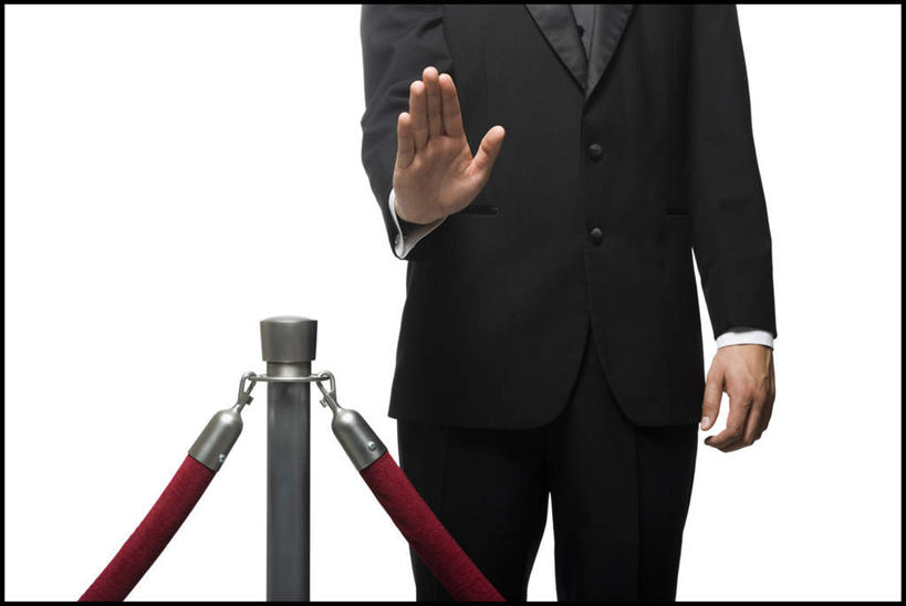 西方人,手,一个人,警卫,栏杆,站,举,横图,室内,特写,白天,白色背景,正面,衬衫,西装,欧洲,欧洲人,双手,仅一个男性,仅一个人,套装,正装,围栏,领带,职业装,护栏,仅一个年轻男性,托,站着,手部,摄影,影棚,保镖,保镳,男人,男性,年轻男性,白种人,举起,举手,举着,向上举,向上伸,向上托,站立,半身,彩图,影棚拍摄,衬衣,拍摄,挂绳礼宾杆,栏杆柱,礼宾带,礼宾杆,礼宾杆围栏,礼宾栏,礼宾绳,礼宾柱