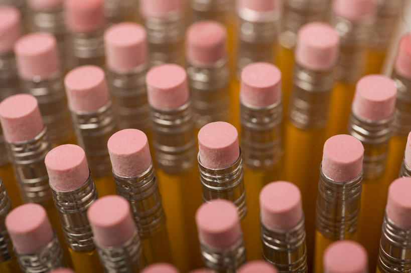 无人,横图,俯视,室内,特写,白天,静物,许多,阴影,朦胧,模糊,反射,笔,影子,办公用品,文具,粉色,黄色,铅笔,橡皮,学习用品,摄影,影棚,文具用品,彩图,高角度拍摄,影棚拍摄,拍摄