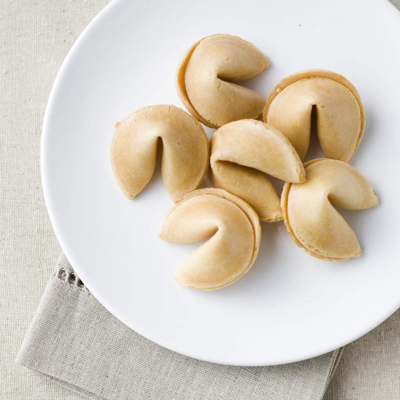 点心,无人,方图,俯视,室内,特写,白天,餐桌,桌子,餐具,许多,阴影,反射,碟子,盘,影子,食品,甜点,甜品,很多,祝福,食物,糕点,一个,盘子,碟,甜食,单个,餐台,吉祥,祝愿,签语饼,幸运饼,吉利,祥瑞,彩图,高角度拍摄