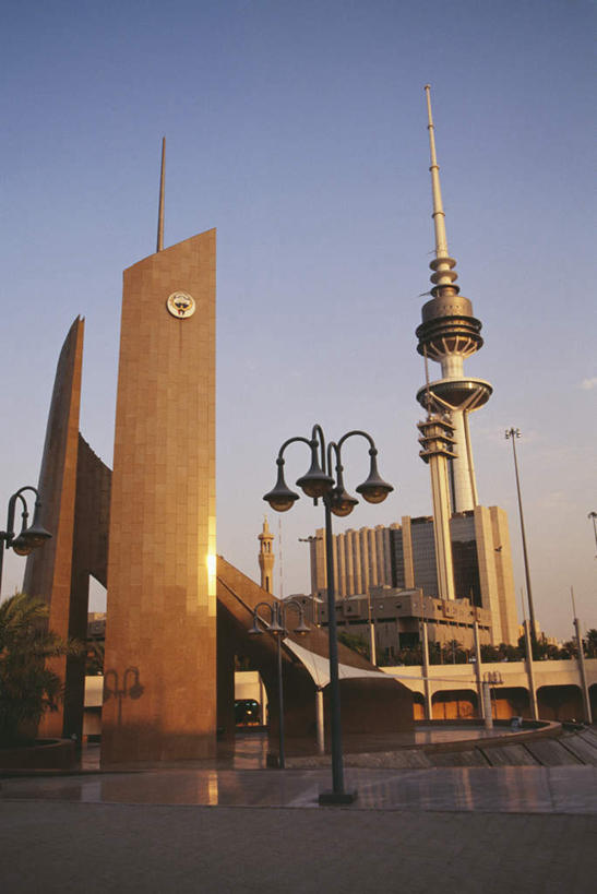 无人,高楼大厦,竖图,室外,白天,仰视,度假,美景,城市风光,标志建筑,城市,大厦,地标,建筑,路灯,摩天大楼,照明,科威特,亚洲,阴影,光线,影子,景观,灯光,娱乐,建设,灯,蓝色,蓝天,天空,阳光,天,享受,休闲,景色,放松,晴朗,照亮,照明设备,西亚,万里无云,科威特国,晴空,晴空万里,彩图,低角度拍摄,大楼,高层建筑,高楼,摩天楼