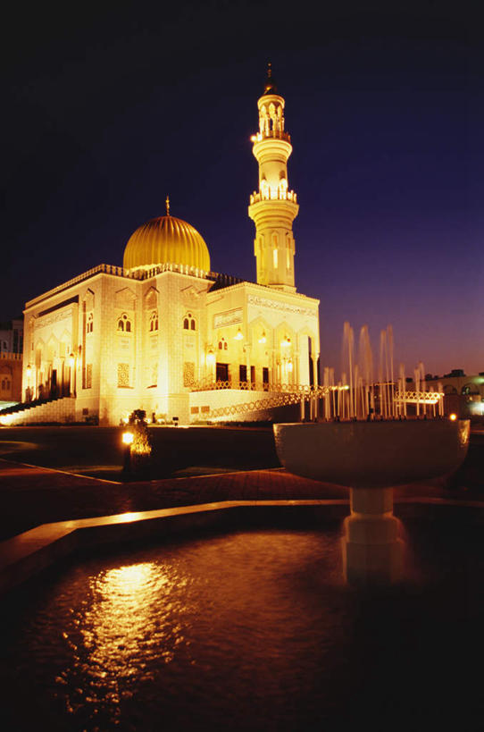 无人,竖图,室外,夜晚,正面,旅游,度假,水,标志建筑,地标,建筑,路灯,喷泉,照明,阿曼,亚洲,阴影,飞溅,节日,溅,光线,液体,影子,景观,水滴,灯光,文化,娱乐,建设,灯,水珠,品味,祈祷,享受,休闲,健康,旅游胜地,放松,许愿,宗教,信仰,纪念,祈求,照亮,伊斯兰教,照明设备,喷洒,清真寺,西亚,水景,美观,阿曼苏丹国,平安,设计,彩图