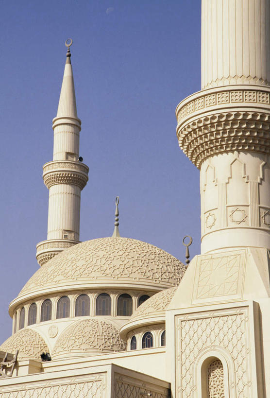 无人,竖图,室外,白天,正面,旅游,度假,标志建筑,地标,建筑,阿联酋,亚洲,阴影,节日,光线,影子,墙,首都,文化,娱乐,建设,墙壁,墙面,蓝色,蓝天,天空,阳光,天,祈祷,享受,休闲,健康,旅游胜地,放松,许愿,宗教,信仰,晴朗,纪念,祈求,伊斯兰教,清真寺,西亚,阿拉伯联合酋长国,阿布扎比,万里无云,阿布达比,平安,晴空,晴空万里,彩图