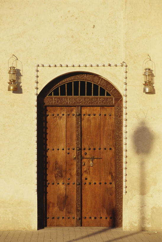 无人,家,竖图,室外,白天,正面,度假,安全,美景,门,城市风光,城市,阿联酋,亚洲,阴影,光线,影子,房屋,墙,屋子,景观,公寓,防护,娱乐,洋房,楼房,墙壁,墙面,住宅,锁,阳光,门框,享受,休闲,景色,放松,保护,西亚,保险,私密,阿拉伯联合酋长国,保全,周全,安稳,安定,防盗,沙迦酋长国,沙迦,平安,彩图,房子