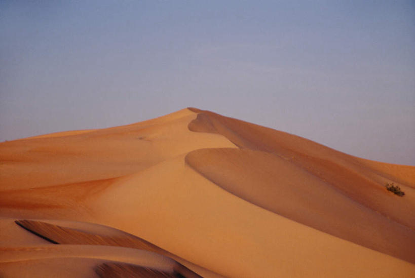 无人,横图,室外,白天,正面,旅游,度假,美景,沙漠,阿联酋,亚洲,纹路,纹理,景观,娱乐,蓝色,蓝天,天空,自然,天,享受,休闲,景色,放松,晴朗,自然风光,西亚,阿拉伯联合酋长国,迪拜,万里无云,肌理,杜拜,大漠,砂漠,晴空,晴空万里,彩图