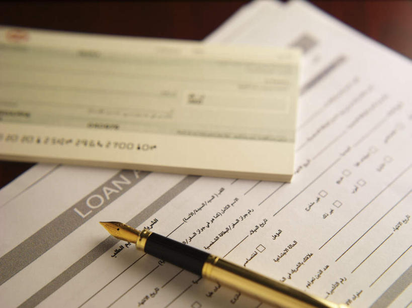 无人,横图,俯视,室内,特写,白天,桌面,桌子,静物,阴影,朦胧,模糊,反射,木制,英文,笔,标志,材料,档案,文件,文字,影子,纸,字符,字母,办公用品,钢笔,标识,文具,木制品,手稿,学习用品,资料,金融,经济,英文字母,支票,文具用品,证明,单据,票据,文档,单子,流通,贸易,彩图,高角度拍摄