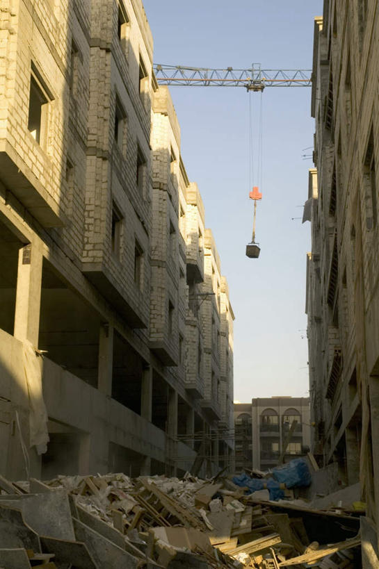 无人,家,竖图,室外,白天,仰视,度假,技术,美景,城市风光,城市,建筑,阿联酋,亚洲,电力,电线,线,房屋,屋子,景观,公寓,电能,线路,娱乐,设备,洋房,楼房,住宅,施工,蓝色,蓝天,天空,建筑工地,天,享受,休闲,机械,起重机,景色,放松,晴朗,电,电源,电源线,工程,西亚,能量,阿拉伯联合酋长国,迪拜,谢赫扎耶德路,万里无云,地盘,建筑地盘,施工地盘,杜拜,晴空,晴空万里,彩图,低角度拍摄,房子,工地