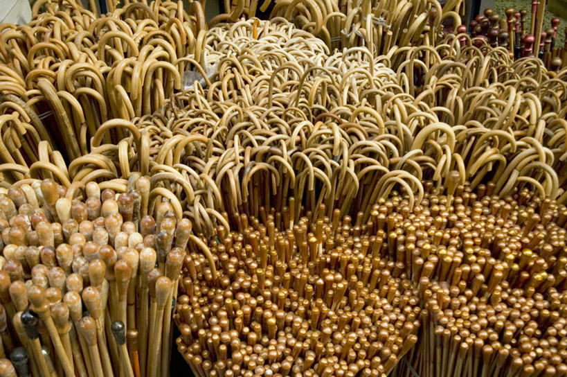 无人,商店,横图,俯视,室外,白天,度假,美景,城市风光,城市,阿联酋,亚洲,一排,许多,整齐,工具,景观,娱乐,商铺,排列,享受,休闲,器械,景色,放松,拐杖,堆,队列,西亚,医疗器械,阿拉伯联合酋长国,辅助设备,前臂拐,市肆,商号,彩图,高角度拍摄,店铺