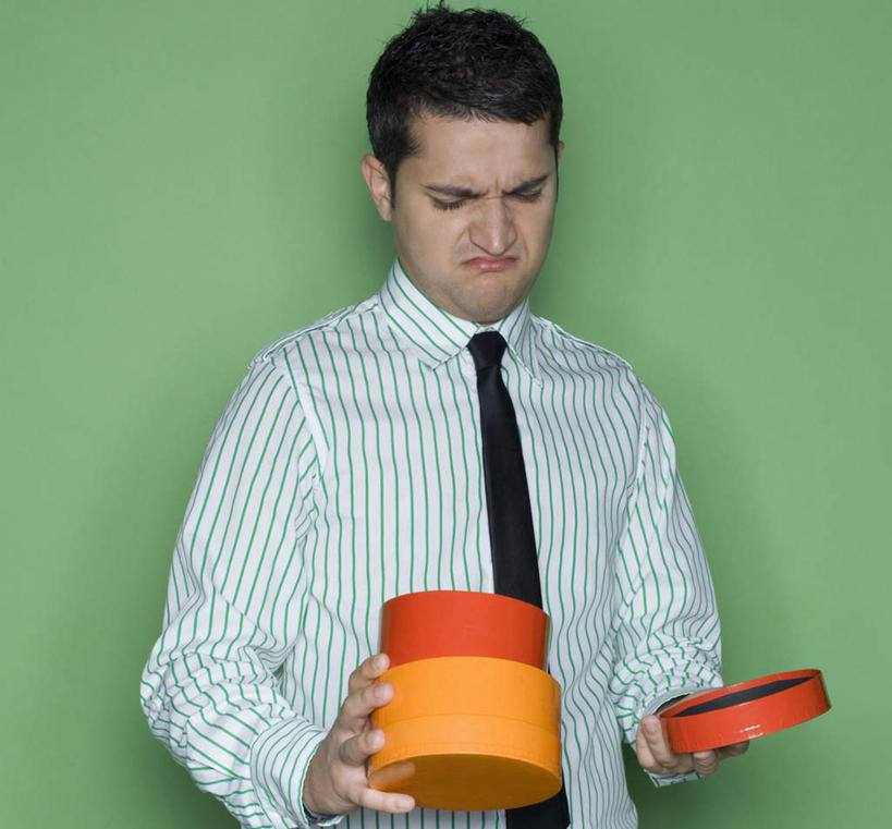 东方人,一个人,商务人士,商务男性,站,横图,室内,白天,正面,衬衫,亚洲,仅一个男性,仅一个人,握,绿色背景,阴影,套装,反射,影子,领带,注视,黄种人,仅一个年轻男性,三个,红色,容器,低头,观察,看,站着,橙色,握着,摄影,影棚,观看,储藏,厌恶,察看,储存,关注,商务装,工薪阶层,讨厌,男人,男性,年轻男性,亚洲人,白领,上班族,站立,半身,彩图,影棚拍摄,衬衣,拍摄,贮存